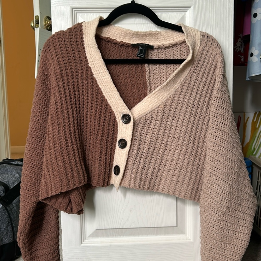 Forever 21 Cropped Sweater (NWOT)